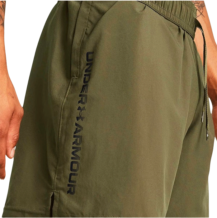 Pantaloncini-Tech-Woven-Wordmark-Under-Armour-Verde-Scuro-1383356-390